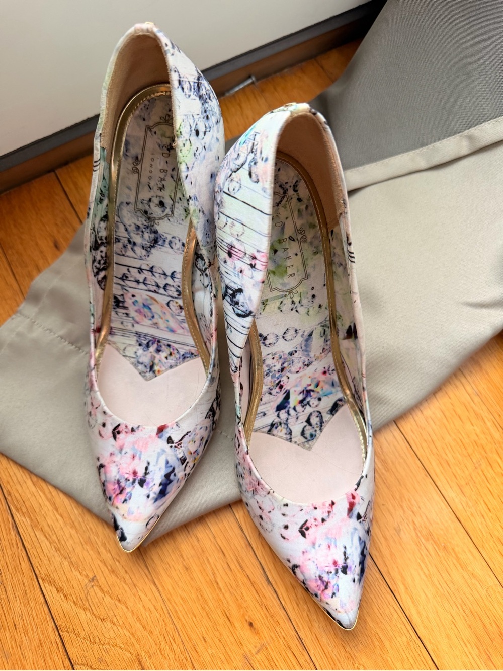 Ted Baker Floral Print Pointed-Toe Pumps - White Multi